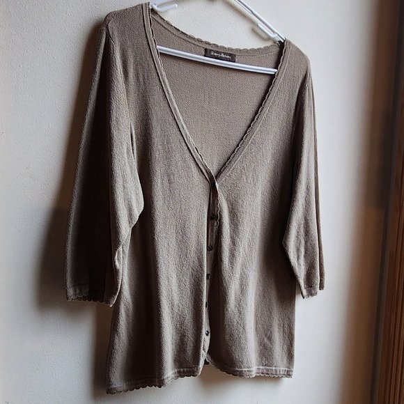 Tommy Bahama Taupe V-Neck Button Down Cardigan Size Medium - Picture 3 of 13